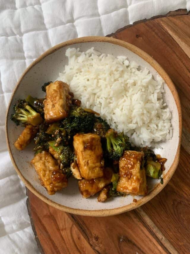 How to Make the BEST Vegan Cashew Tofu Nourished with Natalie