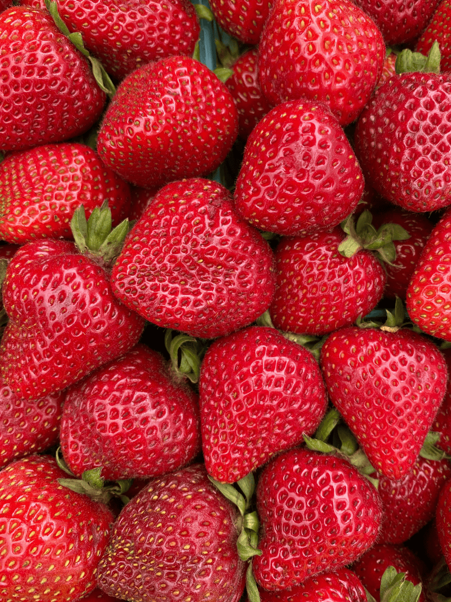 16 Vegan Strawberry Recipes Worth Making